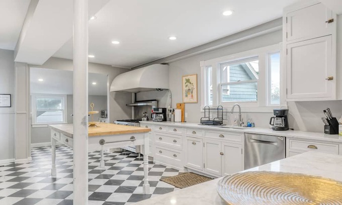 Ocean Grove Casa | Spacious home for family/friends, steps from beach