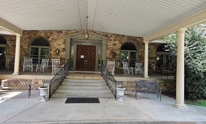 Valley Forge Casa | Cozy 1-bedroom hotel with WiFi, AC in charming Phoenixville