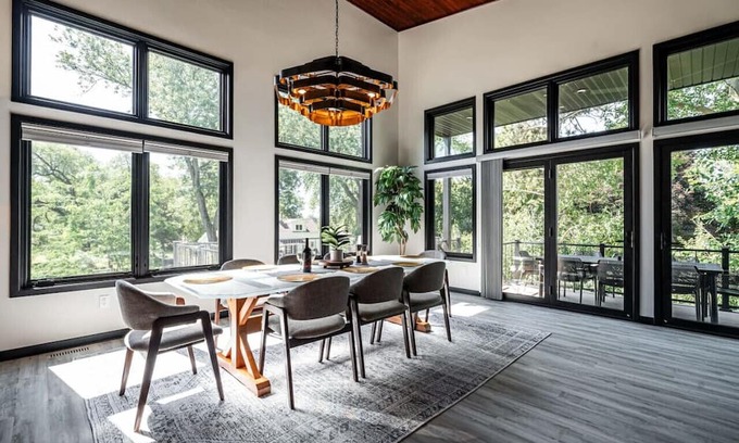 Okauchee Lake Casa | Okauchee Fairway: 4 BD | 4 BA