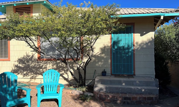 Bisbee Casa | Charming 1-bedroom house in beautiful Bisbee with AC, WiFi, parking, yard
