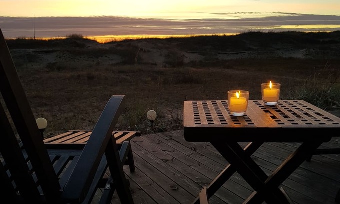Hailuoto Cabina | Small beach house by the sea with an amazing view from the balcony. nnn