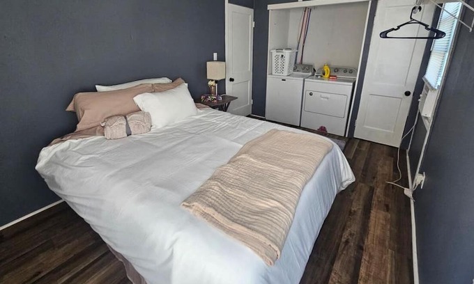 Marceline Casa | Charming 2-bedroom house with AC, WiFi in marvelous Marceline