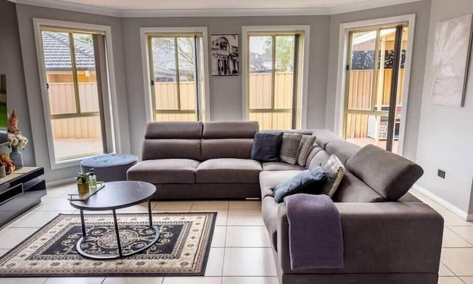 Prestons Casa | KozyGuru | Prestons Dream Holiday House + Parking