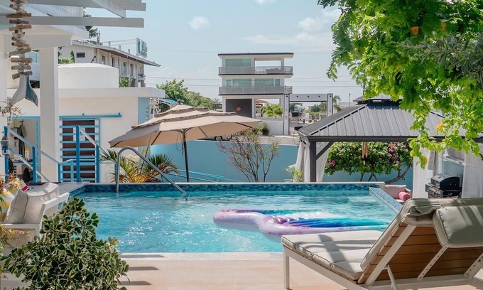 Lajas Casa | Multifamily Oasis Retreat 3-studios/bedrooms with Infinity pool in Lajas