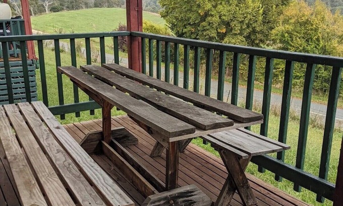 Omeo Cabaña | High country cottage, majestic views & fireplace
