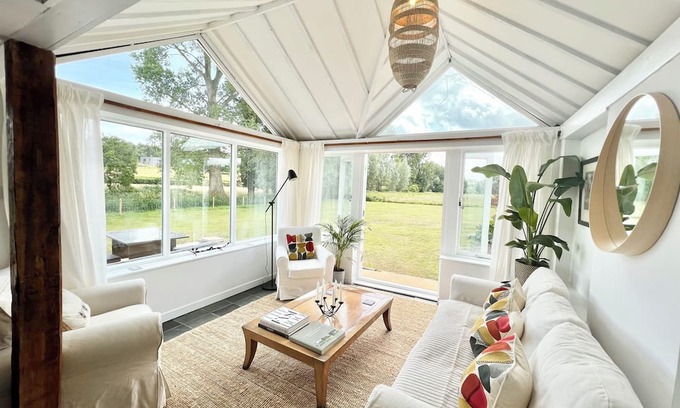 Yattendon Casa | Idyllic riverside cottage