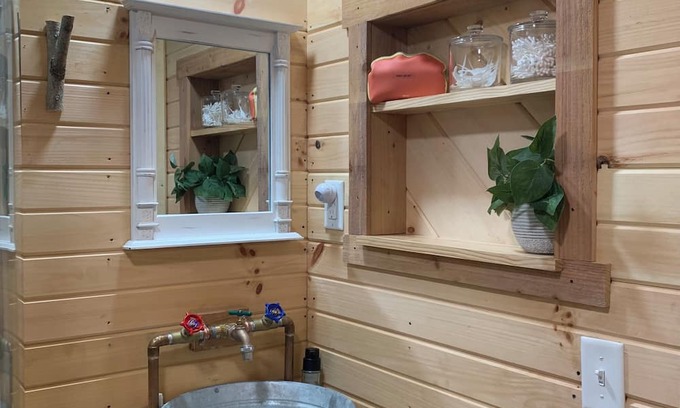 Chandlersville Cabina | Cozy Cabin near The Wilds- Pet Friendly