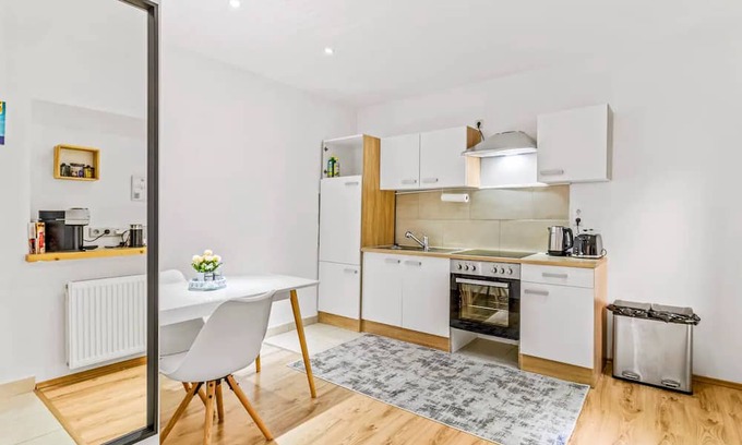 Oberlaa Apartamento | Modern 35m² Apartment | Near Airport & City Center