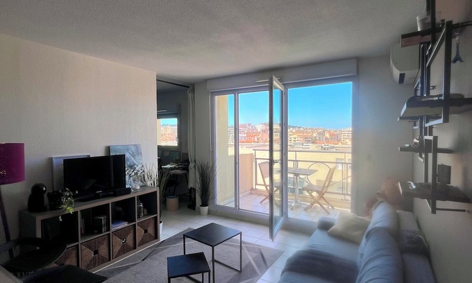 Baille Apartamento | Le Tarpin Well air-conditioned, Parking & Balcony