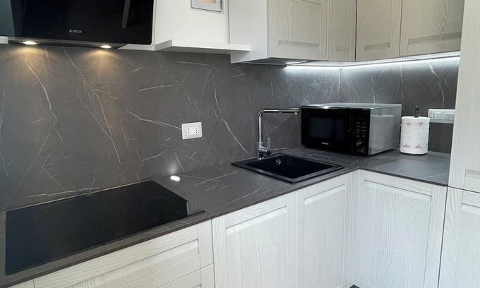 Carloforte Casa | New Casa Uiza in the town of Carloforte:charming house for 4 people with kitchen