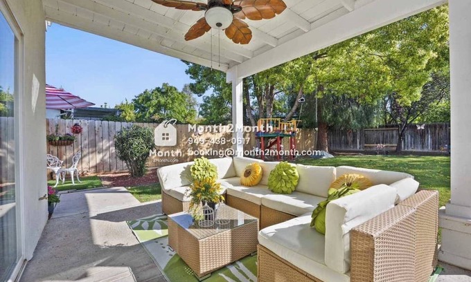 Greenacres Casa | Back Yard with Lawn & Dedicate Office & Single-Story