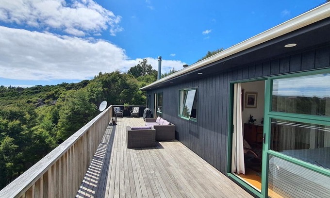 Kawau Island Casa | Sunny, comfortable island retreat with all the comforts of home
