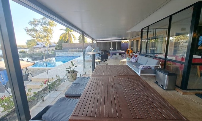 Ballajura Casa | Paradise on the Lake - King Room