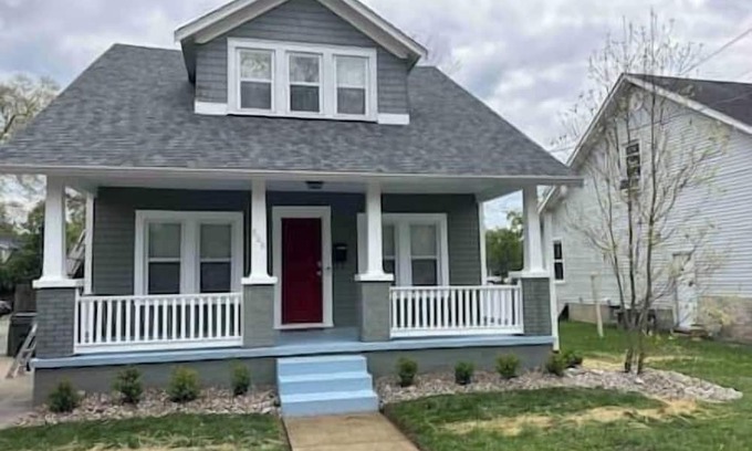 Milford Casa | Forest Casa Familiar