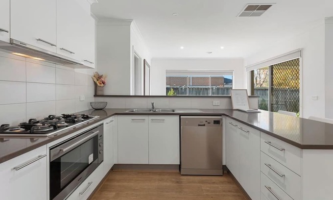 Alfredton Casa | Goldwood Gem Relaxed Country Escape for Families