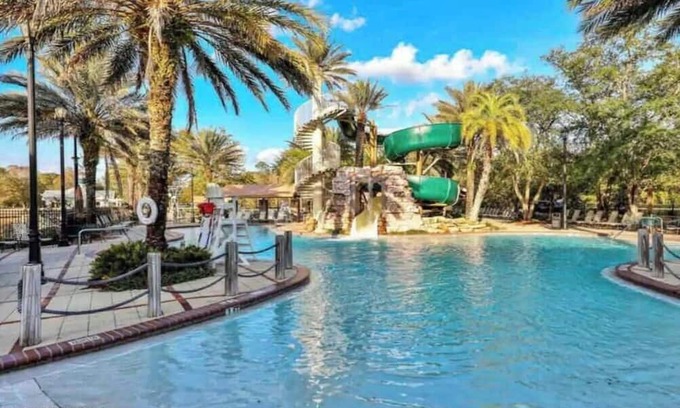 OakLeaf Plantation Casa | Restful private suite on golf course