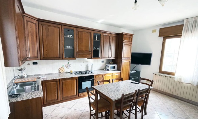 Taglio di Po Villa | Beautiful private villa for 6 people with WIFI, hot tub, A/C, TV, pets allowed and parking