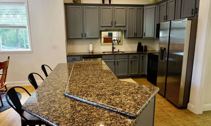 Freeport Casa | Bay Breeze House-Close to the Bay and a short drive to Beautiful 30A Beaches