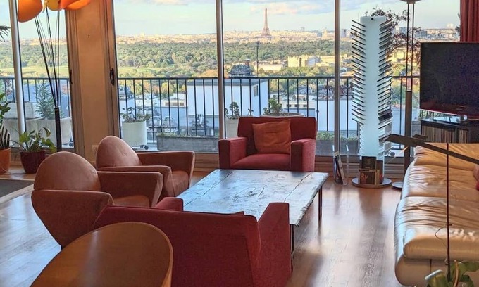 Saint-Cloud Apartamento | Vrbo Property