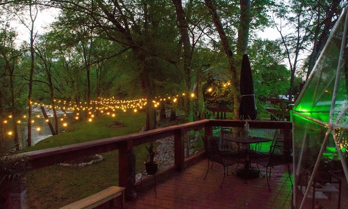 Brownsboro Alquiler De RV | "Buzz-Worthy Retreat: Welcome to Honey Bee Way – Your Sweet Escape Awaits!"