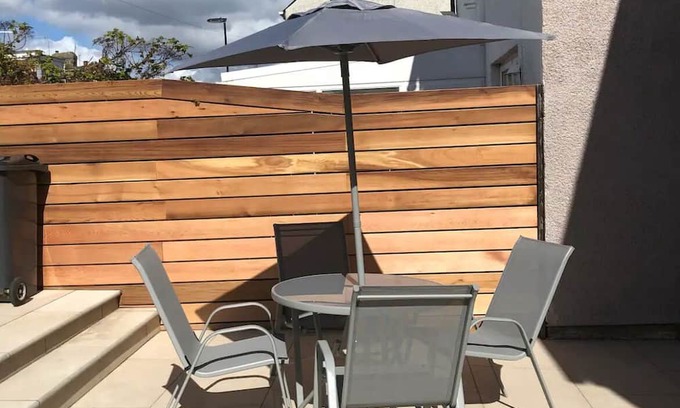 Cullercoats Cabaña | Fabulous Cozy Sea Front Cottage