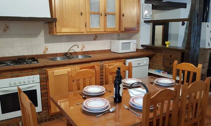 Jimena de la Frontera Casa | Holiday Home 'Casa Paco' with Mountain View, Private Pool and Wi-Fi