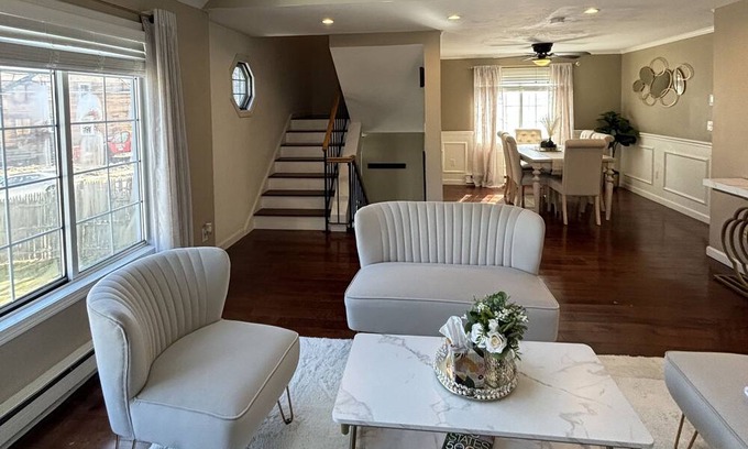 Worcester Casa | Entire Townhouse in Worcester, MA!