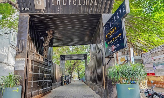 Thousand Lights West Hotel | Palette - The Slate Hotel