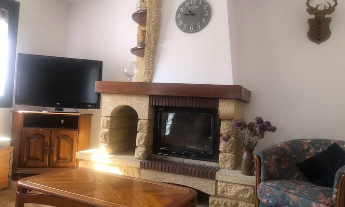 Arreau Casa | Maison Dans un Village Classé Avec Cheminé