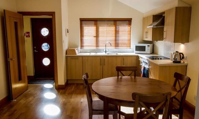 Trinity Apartamento | 2-Bedroom Self Catering Apartment with Sea views