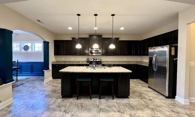 Aberdeen Casa | 4BR Getaway Close 2 US Open 2024