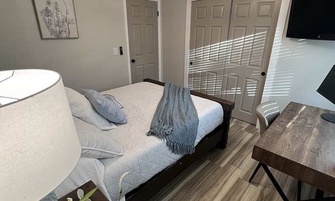 Oviedo Casa | Oviedo Peaceful and Centrally Located Lake home minutes from UCF