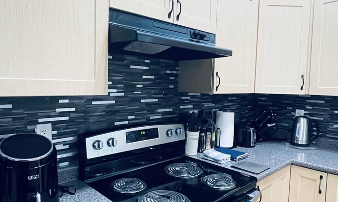 Slave Lake Casa | Modern Upper Level Duplex House Beside Convenience Store and Gasoline Station