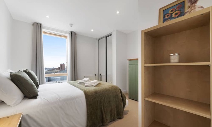 Bromley South Apartamento | Charming Bow Retreat: Your Gateway to London's East End. Sleeps 4!