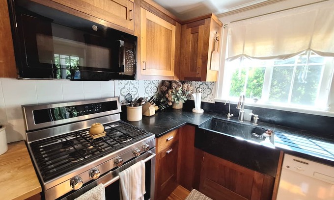 Greenwich Cabaña | Country Home in Greenwich, N.Y.