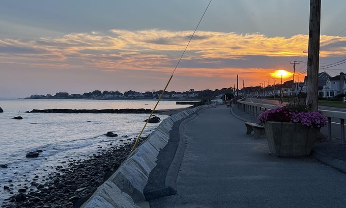 Old Saybrook Casa | KNOLLWOOD BEACH! Old Saybrook, CT - Beautiful 4 bedroom home ,WALKto the beach!