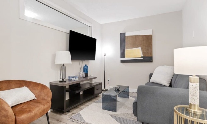 Ottawa Division Cama Y Desayuno | 14 minutes from downtown, brand new home in Ottawa