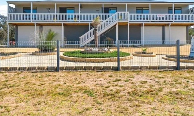 Gippsland Casa | Escape to Paradise: Beauty-Peace-Serenity 5Bedrooms/2bathrooms/2Kitchens/2Living