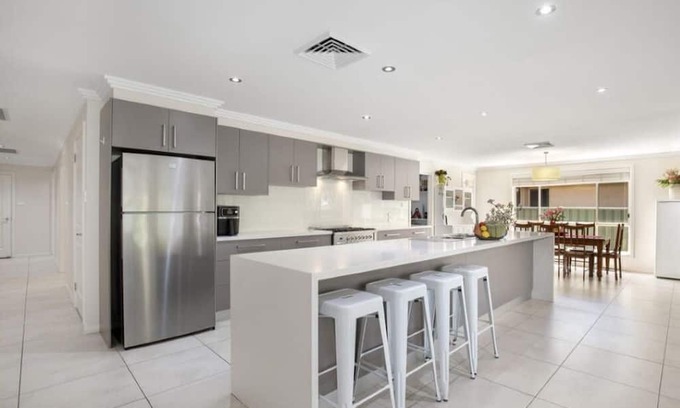 Armidale Casa | Entire House - Outrageously Clean !!!!