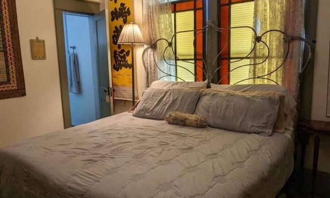 Arcadia Historic District Casa | 100 year old Cowboy's Craftsman Home