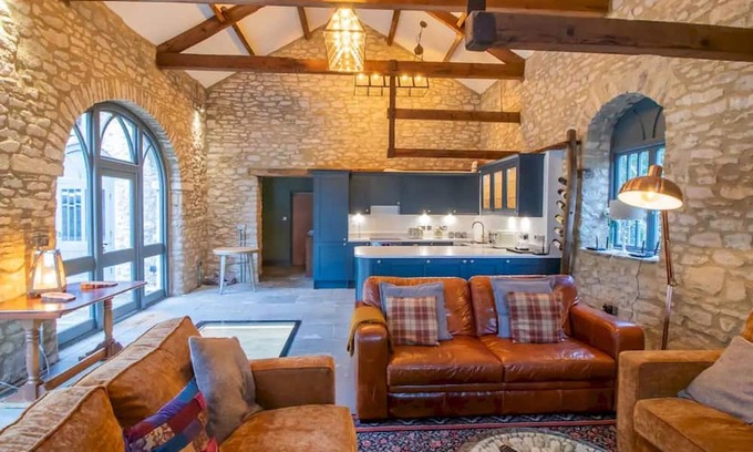 Fremington Casa | Pass the Keys | Beautiful historic 3 bedroom Cottage Free parking