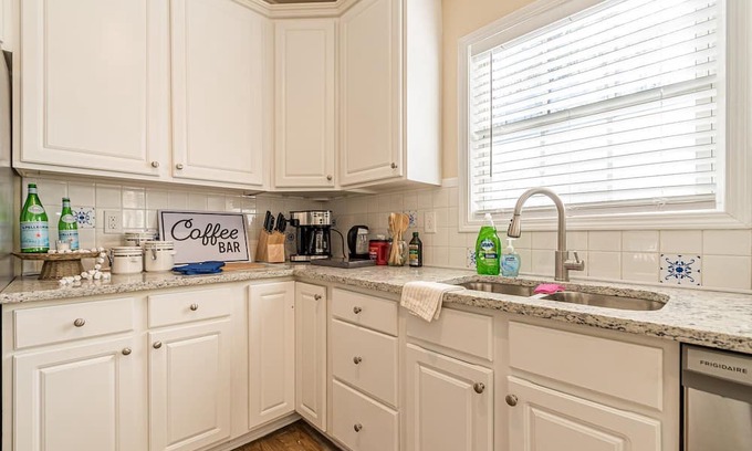 Cumming Casa | Bay Retreat at Lanier - Near public boat ramp - 30-day minimum but all Inq welc