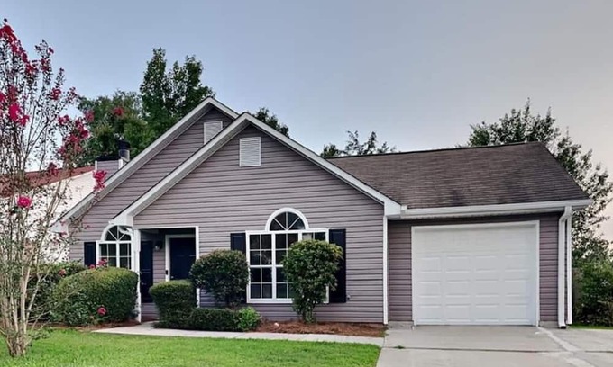 Irondale Casa | Cozy charming 3-bedroom house with WiFi & AC in marvelous Jonesboro