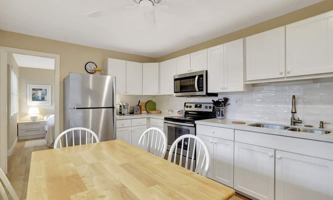 Harbor Village Casa | Pompano Beach House 15mins walk to beach.