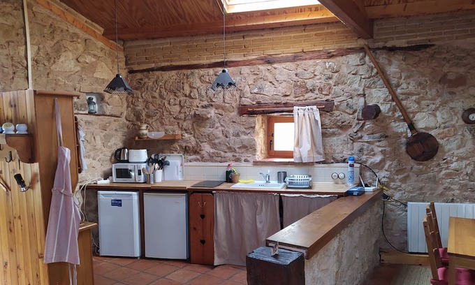 Riofrío del Llano Casa | LAS Casitas DEL Salado - LA Casita Roja Ideal Para Desconectar, Admite Mascotas