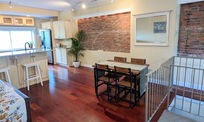 Jeffries Point Condominio | Harborview House - Minutes to downtown Boston and airport!