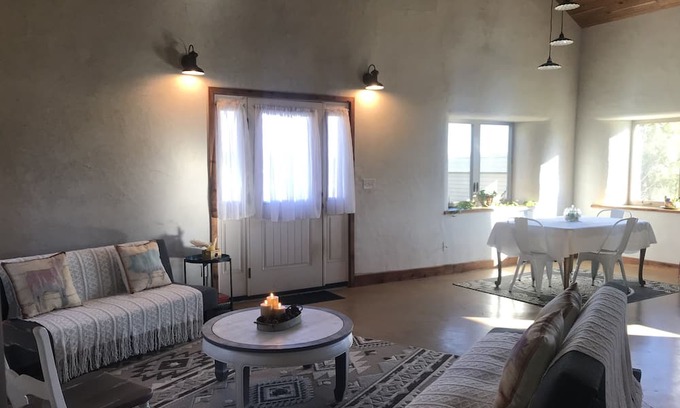 Middletown Cabaña | Strawbale Farmhouse in Middletown