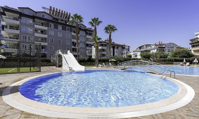 Tosmur Belediyesi Apartamento | Roomy Flat With Pool in a Luxury Complex in Alanya