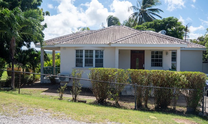 Nesfield Casa | Breezy Getaway with a View