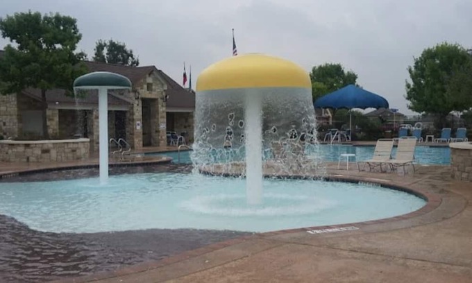 Medina Valley Casa | SA-staycation: you’re home away from home. 10- 15minutes from LAB and Sea World